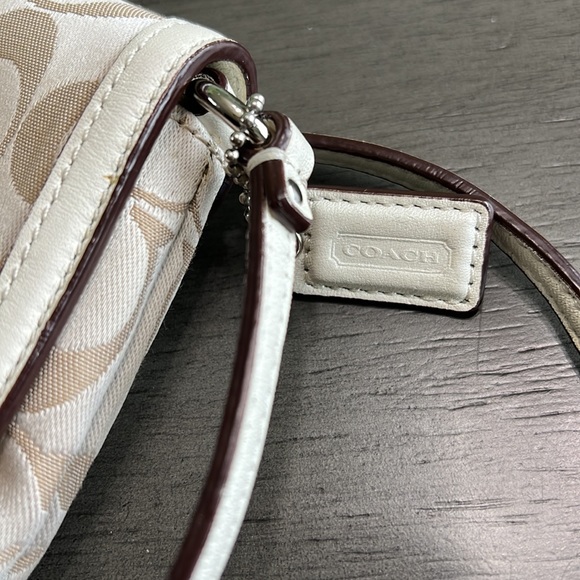 Coach Signature Shoulder Bag Taupe Cream Color leather Strap Silver Hardware - Picture 10 of 11